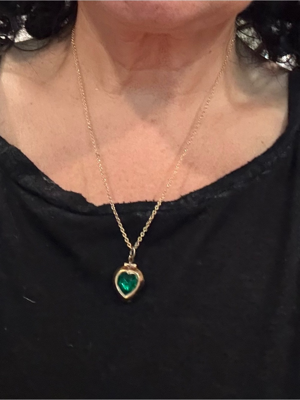Vintage Gold-Tone Heart Pendant Necklace with Emerald Green Gem